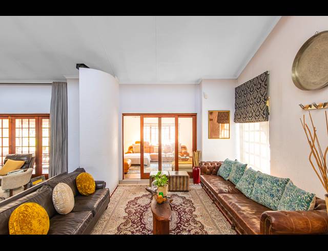 4 BEDROOM HOUSE FOR SALE IN NORTH RIDING AH